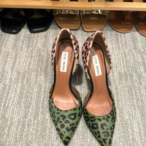 Steve Madden multi color pumps